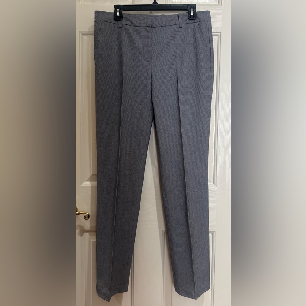 Jones New York Navy and Gray Trousers is Size 8